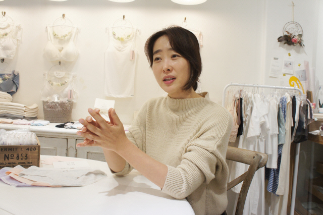 [#그녀의_창업을_응원해]'찬밥 신세' 청소년 속옷 브랜드에 도전하다