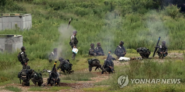 육군, 지난달 박격포 훈련 중 오발사고…“인명피해는 없어”