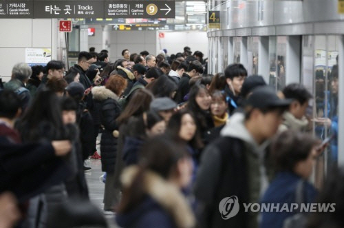 9호선 정차역도 늘고 운행간격도 늘고…퇴근길도 전쟁터 예고