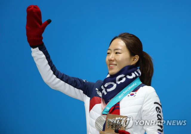 ‘빙속여제’ 이상화, 삼성 홈 경기 프로농구 시투자로 나서 “자유투 이벤트 진행'