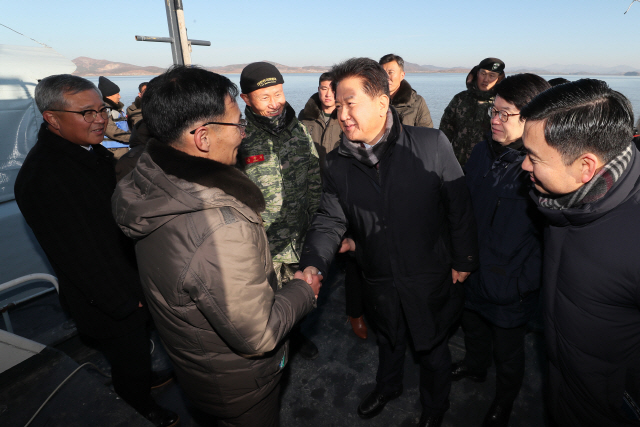 [사진] 남북 한강하구 공동수로조사