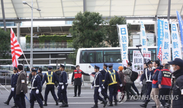 일본 우익세력, 도쿄 도심서 또 ‘혐한 시위’…“한국과 단교하라”