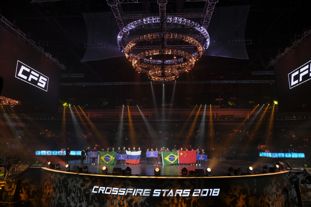 스마일게이트 엔터테인먼트(대표 장인아)가 지난 9일, 중국 태창과 난징에서 4박 5일간 진행한 최고의 글로벌 크로스파이어 e스포츠 대회인 'CFS 2018(CROSSFIRE STARS 2018)'을 성황리에 마쳤다. 이번 ‘CFS 2018’은 CFS 대회 참가팀의 규모부터 상금까지 역대급 규모로 진행됐으며 총 15개 팀이 참가해 박진감 넘치는 대결을 펼쳤다./사진제공=스마일게이트