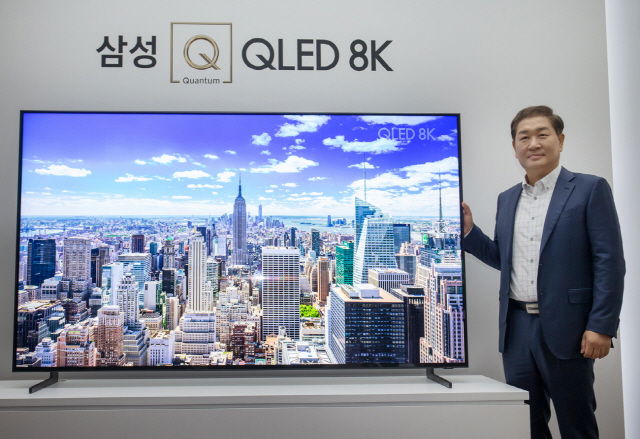 삼성 '더 커진 8K QLED'로 CES 홀린다