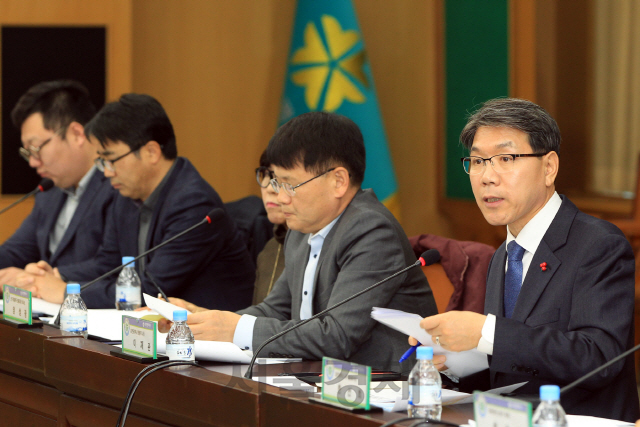 이재관(사진 오른쪽 첫번째) 대전시 행정부시장이 창업지원협의회’ 발족식에서 인사말을 하고 있다. 사진제공=대전시