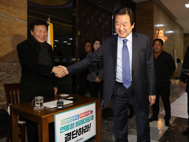 (속보) 한국당, 김무성·최경환·김재원 당협위원장 공모 배제