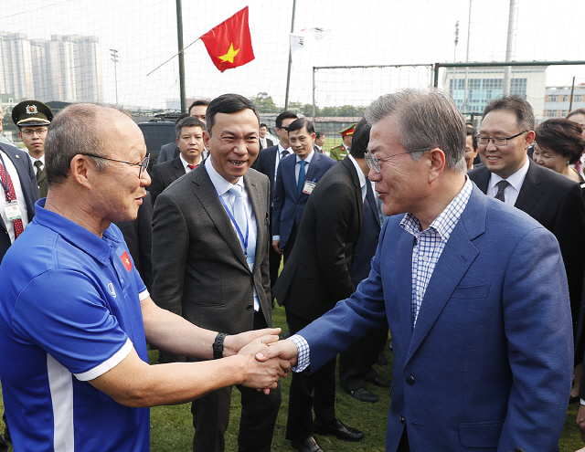 文 “베트남 축구 우승 축하...한-베, 공생번영 미래 만들자”