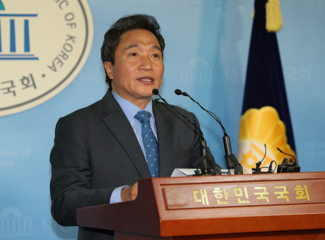 민주·평화 '이학재, 정치적 도의 지켜라'…정보위원장 사퇴 요구