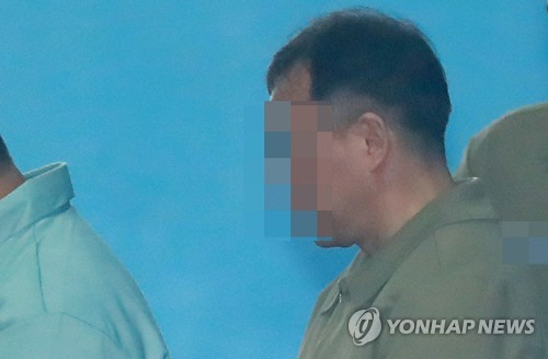 '쌍둥이 딸에 시험문제 유출' 숙명여고 전 교무부장 파면 확정