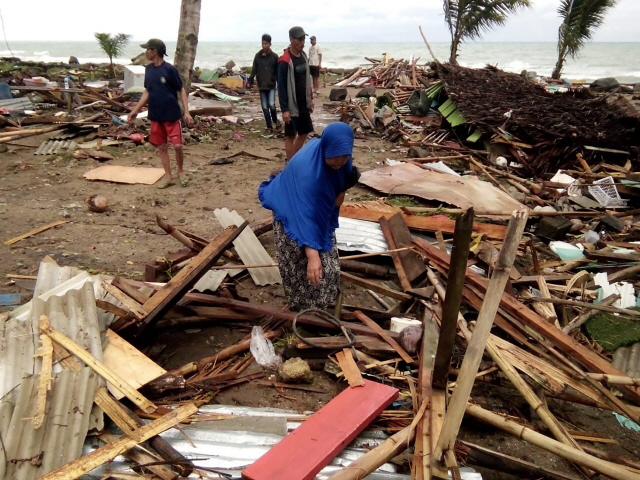 외교부 '인도네시아 쓰나미로 우리 국민 피해 없어… 일부 고지대로 대피'
