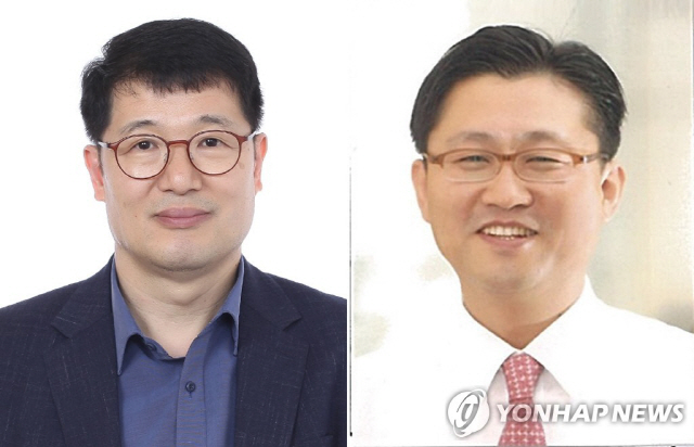 청와대 일자리기획비서관 황덕순(왼쪽)과 경제정책비서관 도규상/연합뉴스