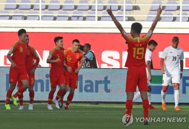 [아시안컵] 중국, 키르기스스탄에 2-1 진땀승…위다바오 결승골
