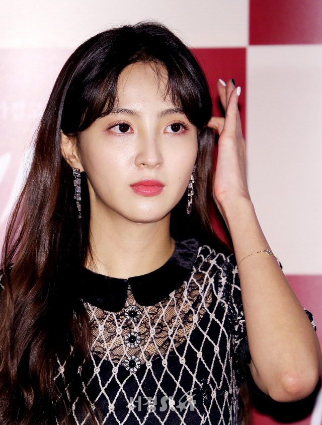 배우 정혜성이 8일 오후 서울 CGV용산아이파크몰에서 열린 영화 ‘메이트’ 언론시사회에 참석하고 있다.