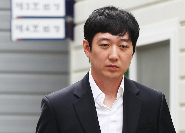 지난 2018년 6월 25일 수원지방법원 성남지원에서 열린 구속 전 피의자심문에 출석하는 조재범 전 코치 모습./연합뉴스