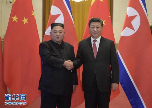 김정은 북한 국무위원장과 시진핑 중국 국가주석이 만나 악수하고 있다. 10일 조선중앙통신에 따르면 김 위원장은 시진핑 중국 국가주석을 북한에 초청했으며, 시 주석은 이를 수락한 것으로 알려졌다./연합뉴스