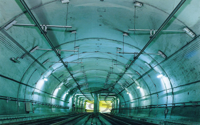 지하철 터널에 설치된 동우티이씨의 2차원터널내공측정센서기구장치(DTL) 모습. /사진제공=동우티이씨