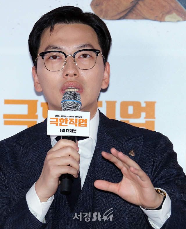 배우 이동휘가 10일 오후 서울 CGV 용산아이파크몰에서 열린 영화 ‘극한직업’ 언론 시사회에 참석하고 있다.