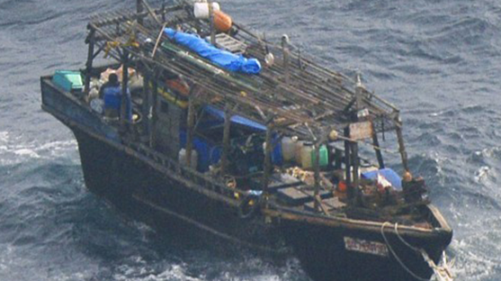 日 시마네현서 표류한 北어선...'일본의 도움은 원하지 않는다'