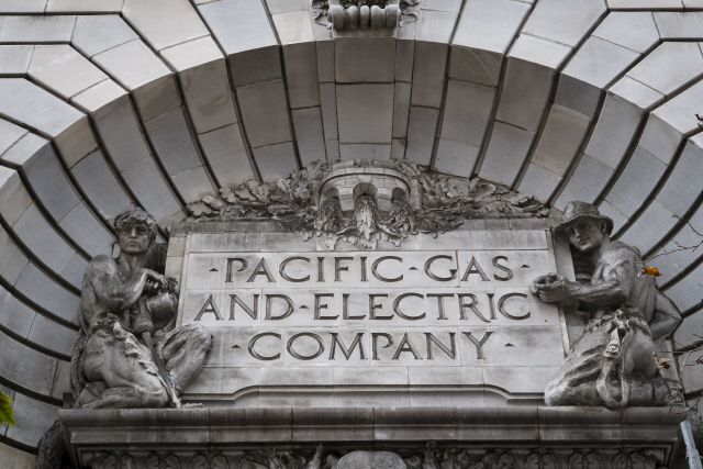 캘리포니아 산불 사태로 파산 보호 신청 계획인 미국 가스·전력 공급업체 ‘퍼시픽 가스 앤드 일레트릭(PG&E)’. /블룸버그