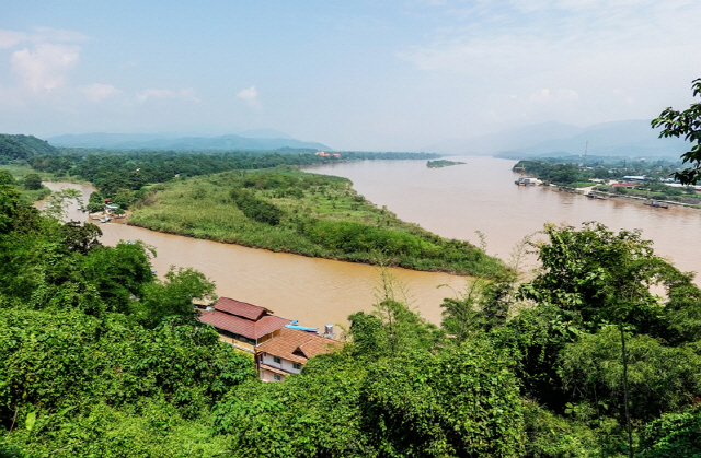태국·라오스·미얀마의 국경이 만나는 메콩강.
