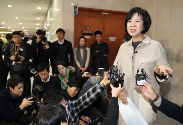 한국당, 당적 내려놓는다는 손혜원에 '의원직을 내려놔라'
