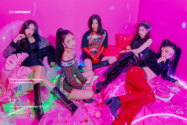 'JYP 新 걸그룹' ITZY, 완전체 티저 이미지 공개 '드림팀 비주얼'