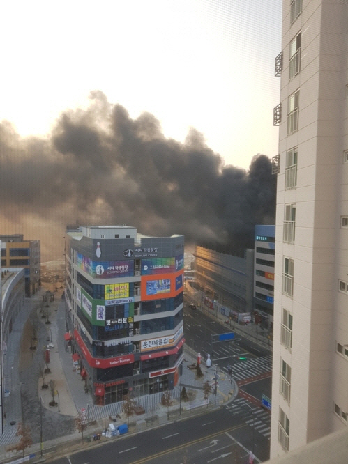 경북도청 신도시 신축건물 공사장서 화재…1명 연기 흡입