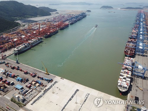 부산신항 제1배후도로 우회국도 건설사업이 정부 예비타당성조사 면제 대상 사업에 선정됐다./연합뉴스