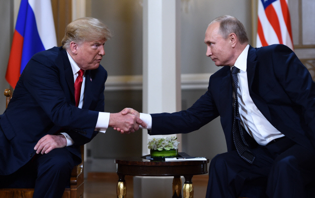 도널드 트럼프(왼쪽) 미국 대통령과 블라미디르 푸틴 러시아 대통령. /AFP연합뉴스