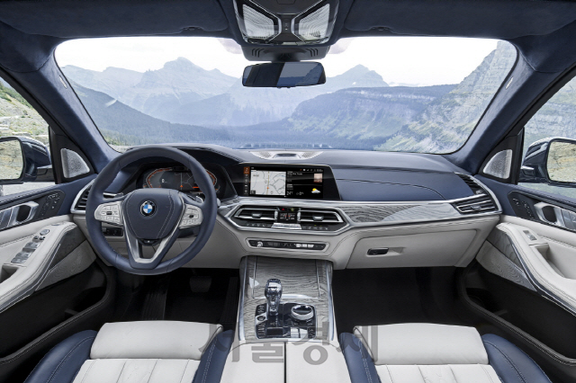 BMW, 플래그십 SUV '뉴 X7' 사전계약…1억2,290만원부터