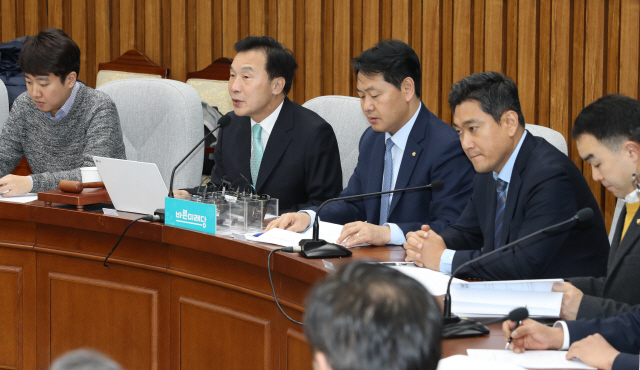 바른미래당 손학규 대표가 1일 오전 국회에서 열린 최고위원회의 및 확대간부회의에서 발언하고 있다. /연합뉴스