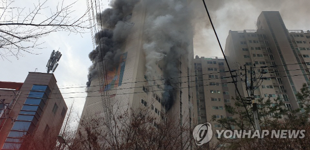 대구 아파트 화재, 50분 만에 진화…주민 43명 연기 흡입
