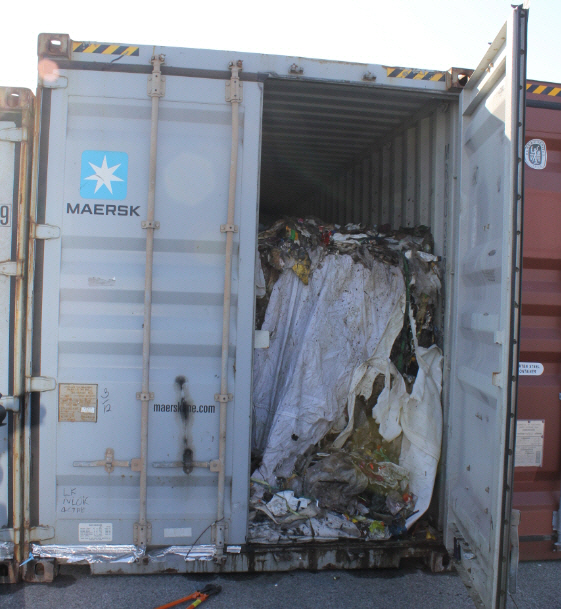 모습 드러낸 필리핀 ‘불법 수출 쓰레기’…나머지 5,100톤 반입 협의중
