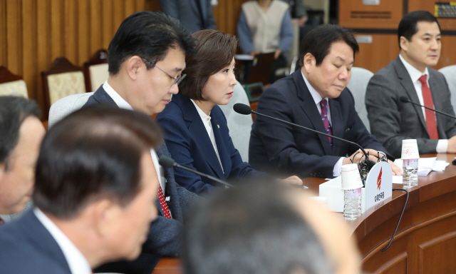 한국당 '민주당, 국회 정상화 의지 있나…손혜원 보호 그만'