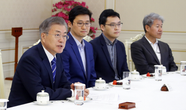 文대통령, 설연휴 끝나자마자 '마라톤 소통' 이어간다