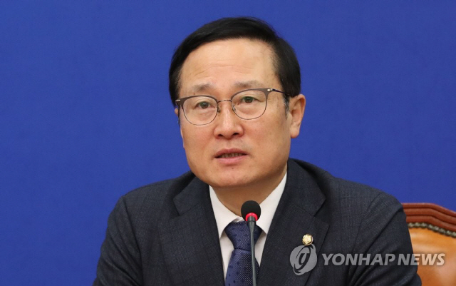 홍영표 “5·18 망언 의원들에 한국당 응분조치 않으면 퇴출운동”