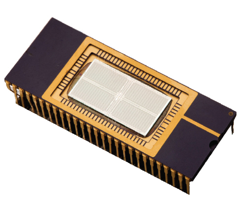 삼성전자가 출시한 세계 최초의 64M D램 메모리 반도체. /사진젝제공=대한민국역사박물관
