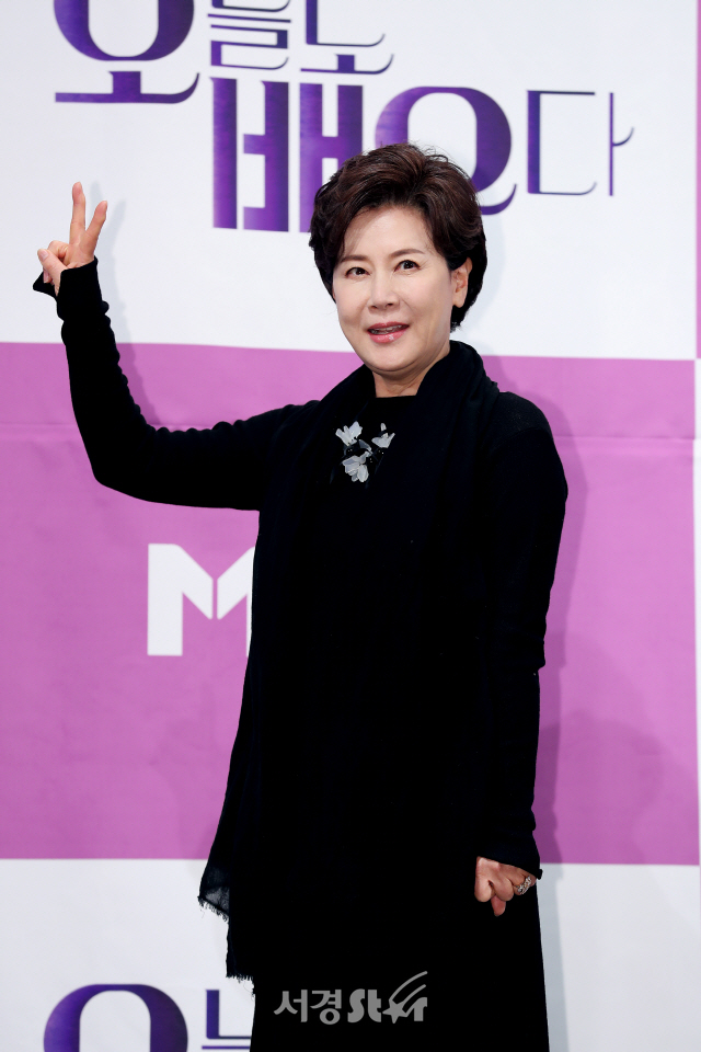 [현장] ‘오배우’ 데뷔 46년차 박정수 “신조어 JMT(존맛탱) 썼다..손녀에게 혼나”