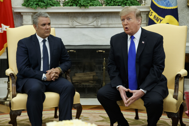 '과이도 편에 서지않으면 다 잃을 것' 트럼프, 베네수 군부에 경고