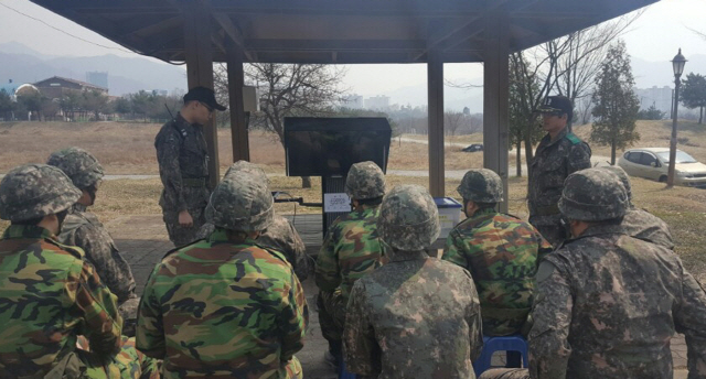 육군 제36보병사단이 예비군훈련장에서 훈련하고 있다.(사진은 본 기사와 무관)/ 연합뉴스