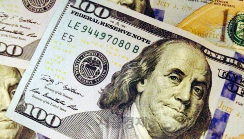 미국의 대표적인 화폐 100달러 지폐 모습. /AP연합뉴스