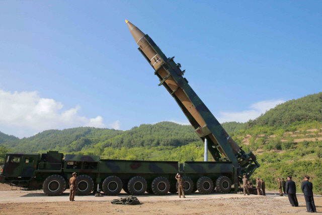 북한 ‘황성-14형’ 대륙간탄도미사일(ICBM)/EPA연합뉴스