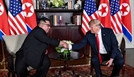 도널드 트럼프(오른쪽) 미국 대통령과 김정은 북한 국무위원장. /위키피디아
