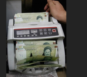 [백브리핑] 경제 흔들리는 이란, 6개 은행 통폐합 추진