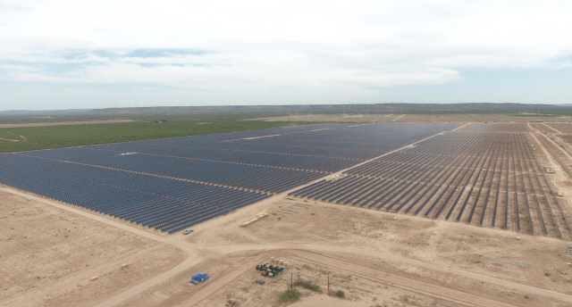 미국 텍사스 페코스 카운티 태양광 발전소 전경. /사진제공=한화큐셀