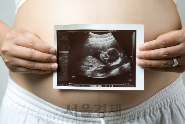 임신 중 비타민D가 부족했던 임산부의 아이는 아토피피부염이 발생할 위험이 커진다는 연구 결과가 나왔다./이미지투데이