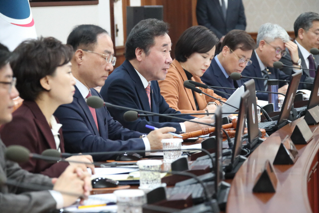 이낙연 국무총리가 5일 정부서울청사에서 열린 국무회의에서 발언하고 있다. /연합뉴스