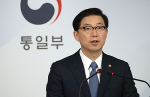 천해성 통일부 차관이 12일 정부서울청사에서 2019년 업무계획을 발표하고 있다. /연합뉴스