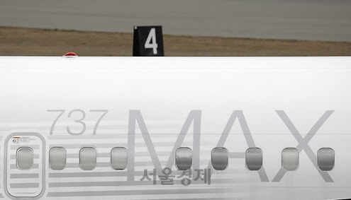 미국 워싱턴주 랜턴 소재 미 항공기제작 보잉사 제조창에 11일(현지시간) 이 회사의 ‘B737 맥스8’ 항공기가 서 있다./연합뉴스