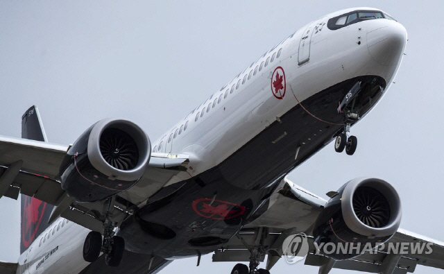 캐나다 정부가 보잉 737 맥스 8 기종 항공기의 운항을 전면 금지했다./연합뉴스
